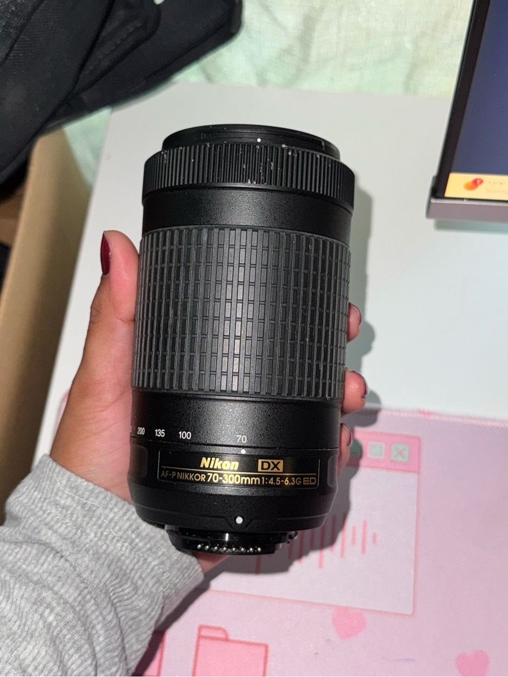 Nikon Black DX 70-300mm f/4.5-6.3 Telephoto Zoom Lens (Black)